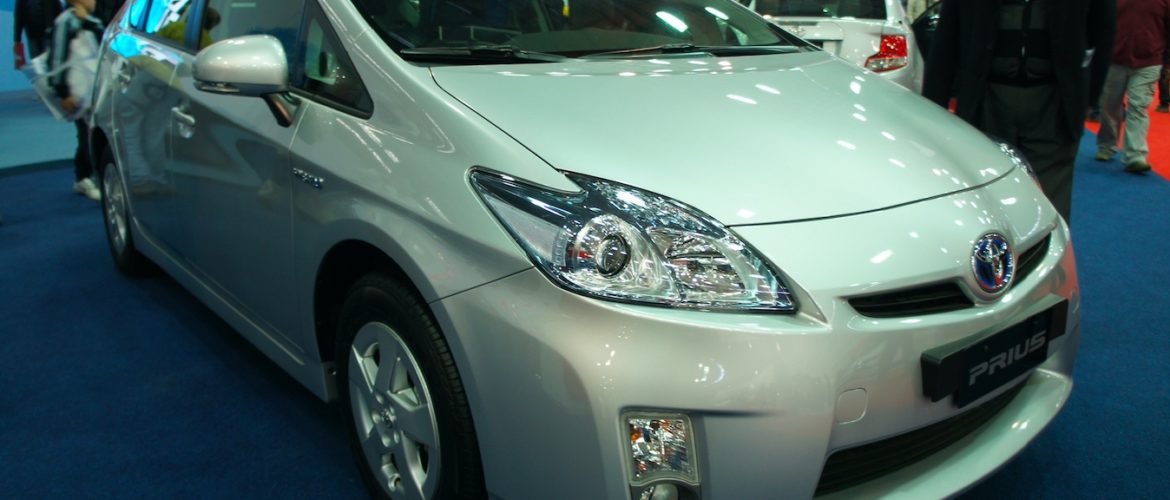 Toyota Prius 2010: ¡Eficiencia y ecología por un alto precio!